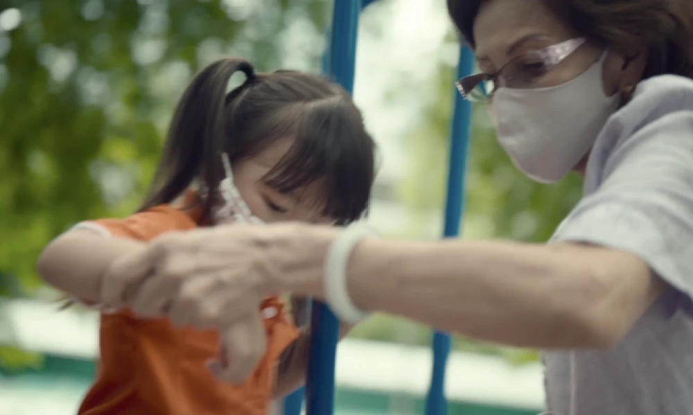 Σε αυτή τη χώρα όσο παραμένεις υγιής θα πληρώνεσαι!